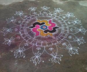 Rangoli: simple dotted rangoli with big borders