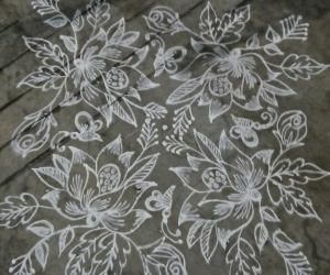 Rangoli: Dhanurmaasam day 4...lovely flowers...