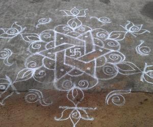 Rangoli: Free hand rangoli
