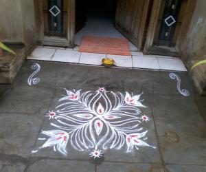 Rangoli: White beauty