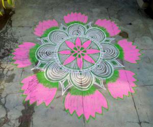 Rangoli: Margazhi kolam 9!