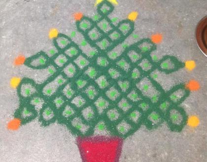 Rangoli: Christmas Tree Sikku Kolam