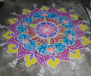 Rangoli: kruthigai kolam