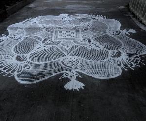 Rangoli: Margazhi Kolam