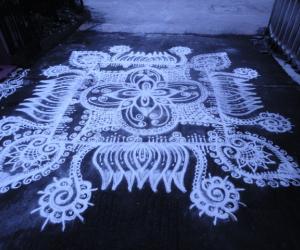 Free hand kolam