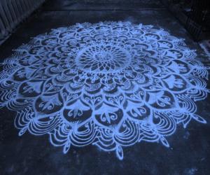 Free hand kolam