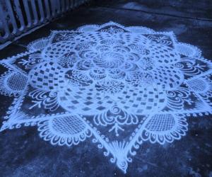 Free hand kolam