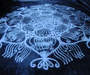 Free hand kolam