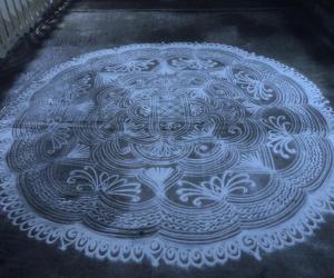 Rangoli: free hand kolam