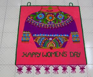 HAPPY WOMEN