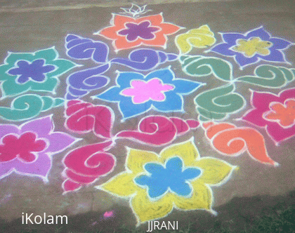 Rangoli: Multicolored shells