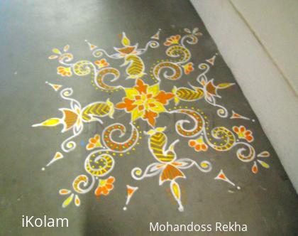 Rangoli: Coloured Maa kolam