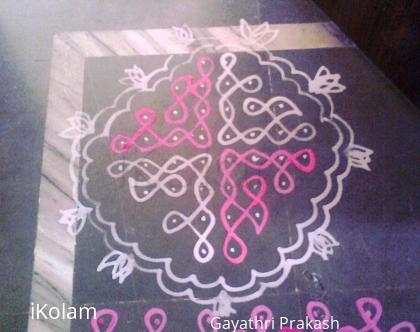 Rangoli: Maa Kolam for Navarathri - Dotted