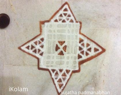 Rangoli: Padikolam