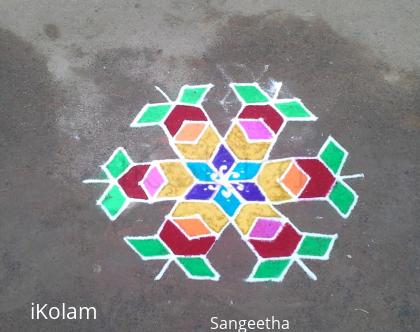 Rangoli: flower kolam