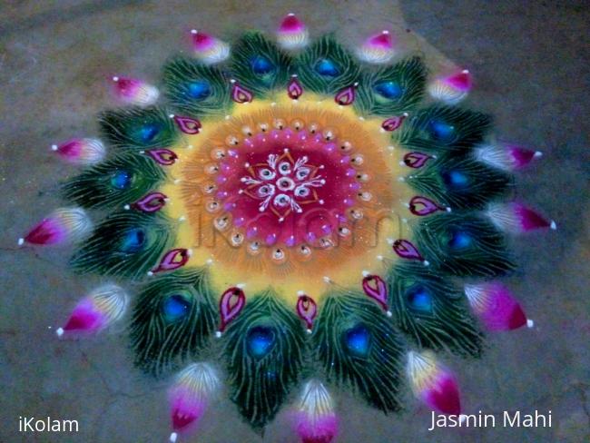 Rangoli: Peacock feathers 