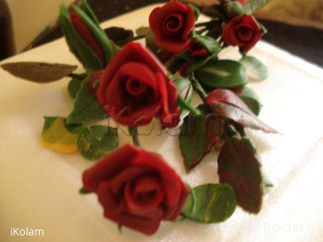 cold porcelain wreath - cold porcelain red roses