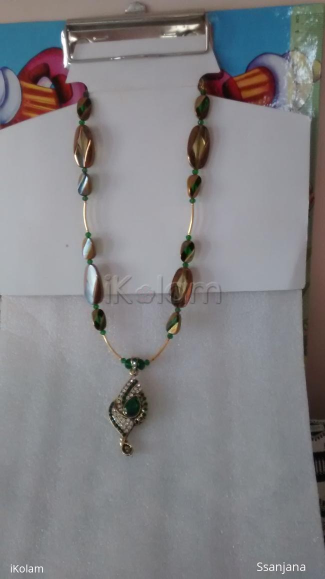golden plate jewels - here I used green small crystals tubes and green plates and golden plates