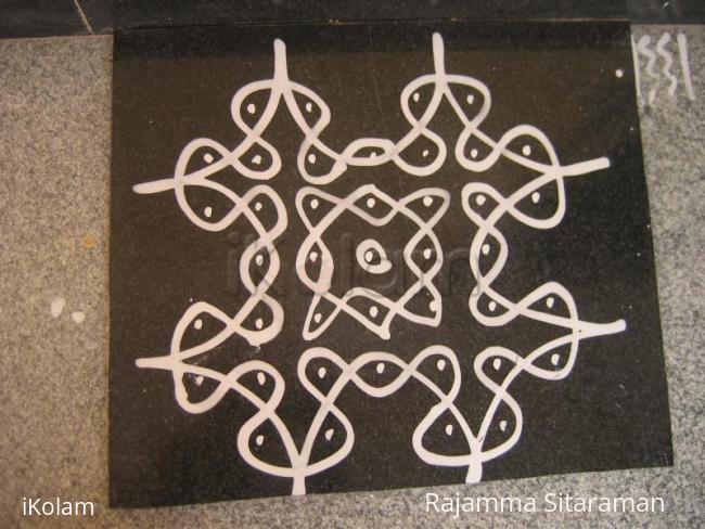 Rangoli: Kutti pulli kolam Rangoli: Kutti pulli kolam