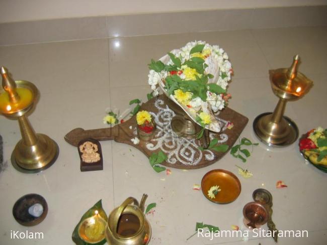 Rangoli: Shankupooja.