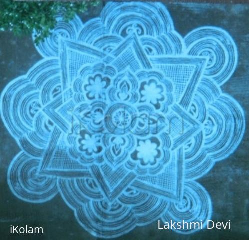Rangoli: lacy padi kolam 