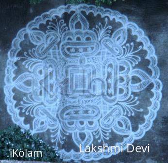 Rangoli: Lacy Padi kolam