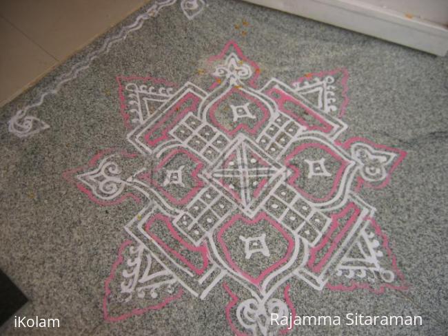 Rangoli: Simple padikolam Rangoli: Simple padikolam