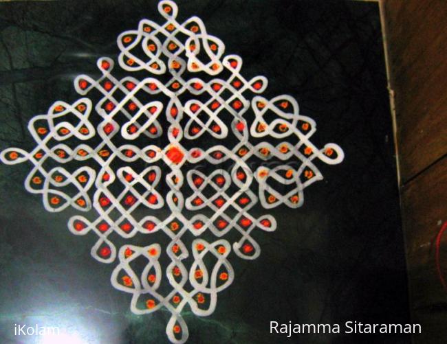 Rangoli: Chikku kolam with Manjal-Kunkumam Rangoli: Chikku kolam with Manjal-Kunkumam