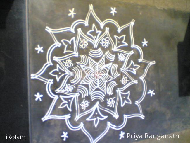 Rangoli: Fee hand kolam