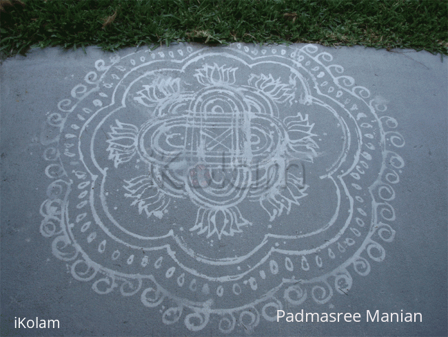 Rangoli: Ezhai Kolam Rangoli: Ezhai Kolam