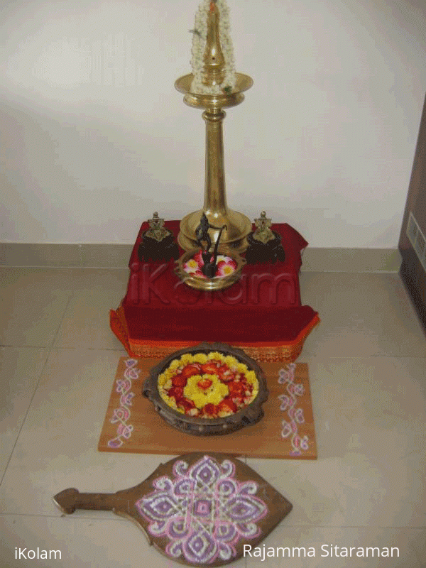 Rangoli: Uruli pookalam Rangoli: Uruli pookalam
