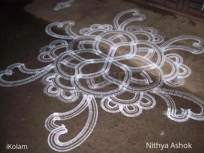 Rangoli: Kuzhal kolam