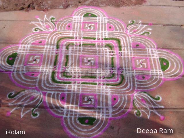 Rangoli: a small maa kolam