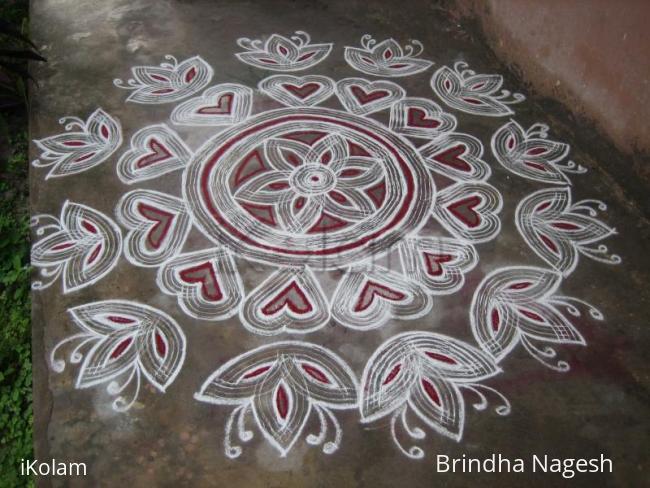 Rangoli: Kuzhal version of quilled kolam