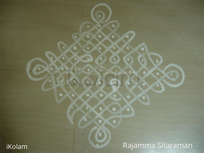 Rangoli: Ezhai kolam with dots Rangoli: Ezhai kolam with dots