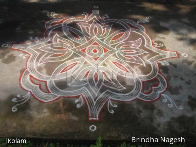 Rangoli: regular kuzhal kolam