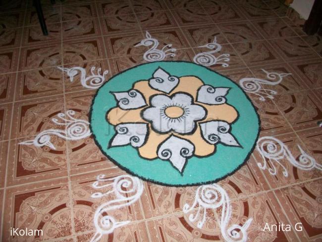 Rangoli: another flower Kolam