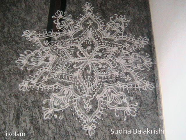 Rangoli: free hand kolam
