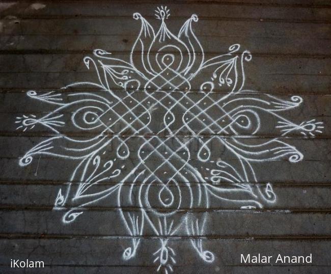 Rangoli: Simple Sikku kolam Rangoli: Simple Sikku kolam