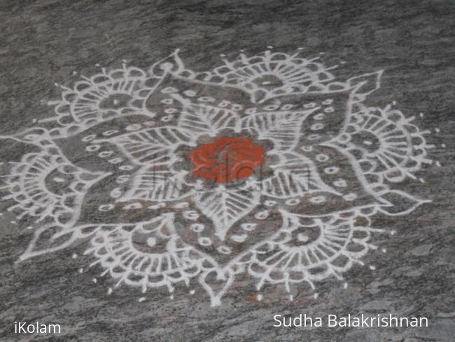 Rangoli: small free hand kolam Rangoli: small free hand kolam