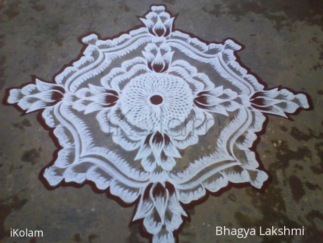 Rangoli: freehand kolam Rangoli: freehand kolam
