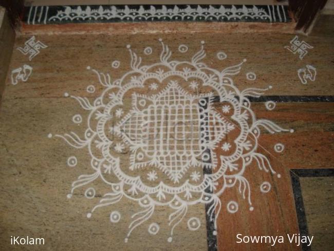 Rangoli: white kolam Rangoli: white kolam