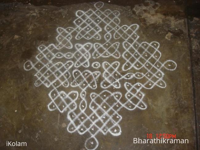 Rangoli: sikku kolam 16