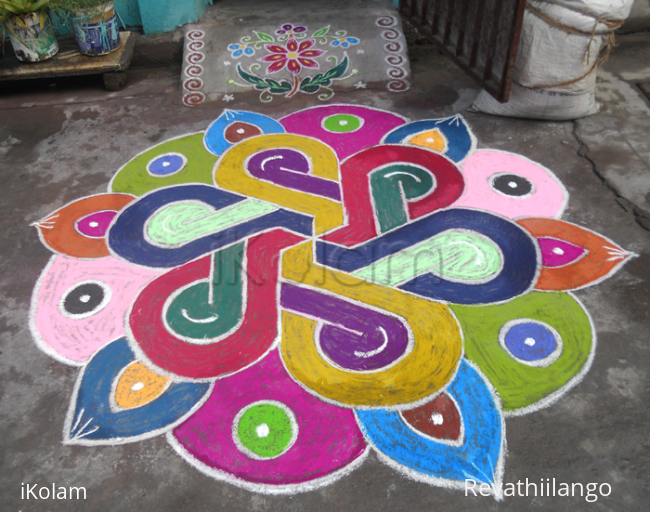 Rangoli: Rangoli for festivals like Holi
