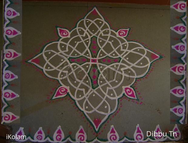 Rangoli: Chikku Maakolam