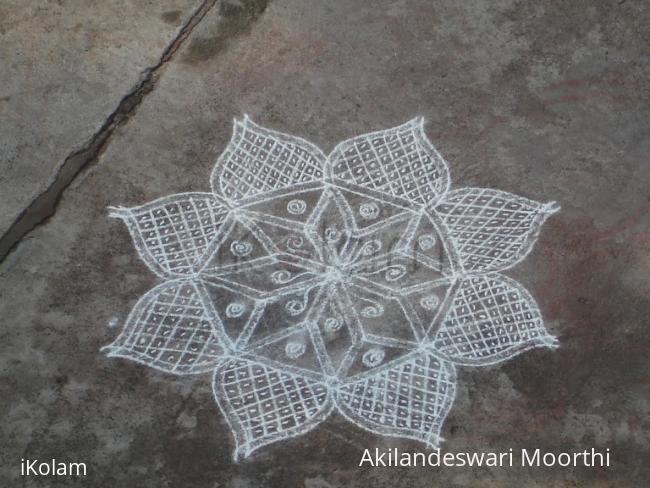 Rangoli: free hand kolam