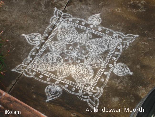 Rangoli: margazhi kolam