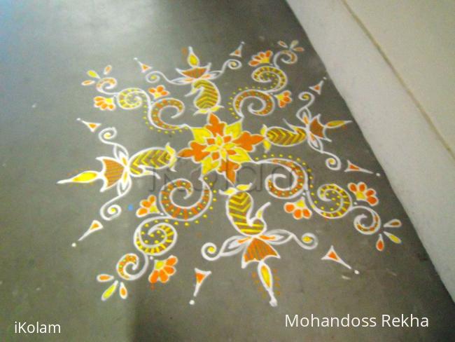 Rangoli: Coloured Maa kolam