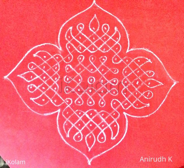 Rangoli: Simple Sikku using Chalk