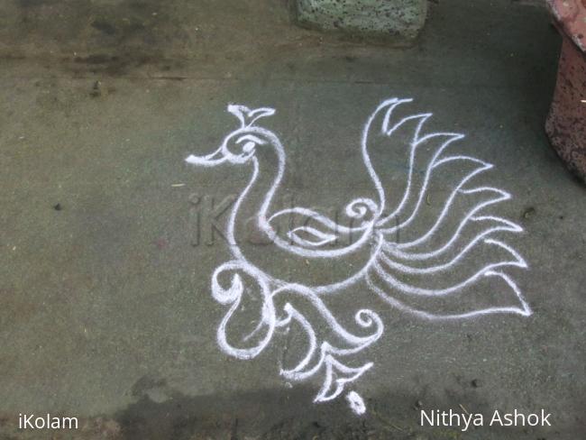 Rangoli: Side kolam Rangoli: Side kolam